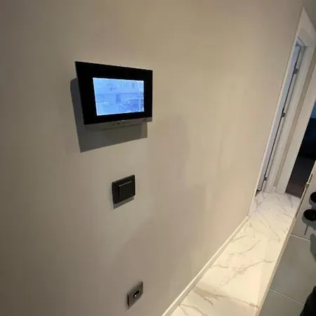 Apartment Zeytinburnu Merkezi Konumda, Sifir Daire & Esyalar