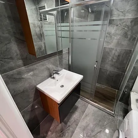 Zeytinburnu Merkezi Konumda, Sifir Daire & Esyalar